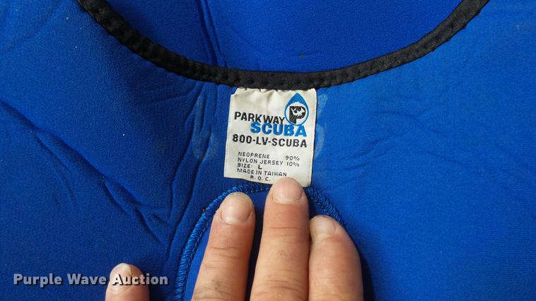 image for item DM9891 Scuba diving equipment