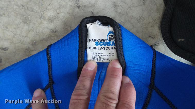 image for item DM9891 Scuba diving equipment