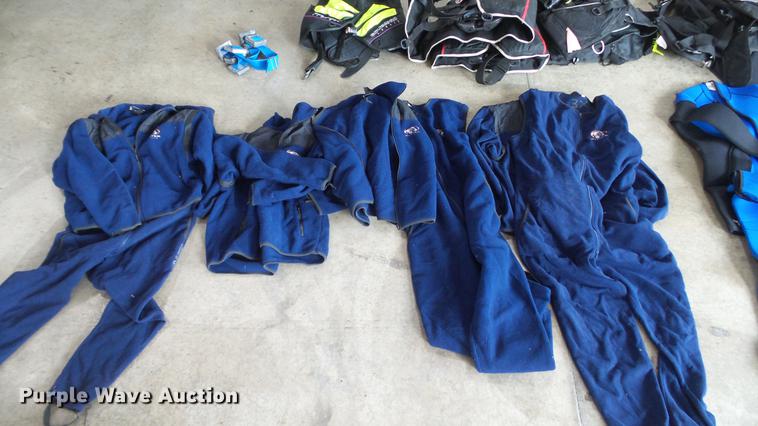 image for item DM9891 Scuba diving equipment