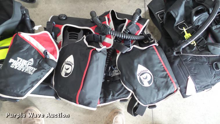 image for item DM9891 Scuba diving equipment