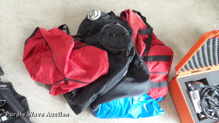 image for item DM9891 Scuba diving equipment