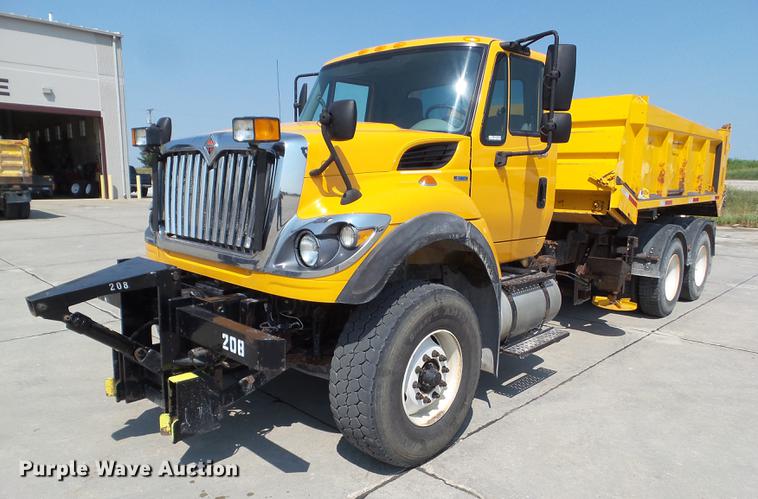 image for item DZ9405 2011 International 7600 dump truck