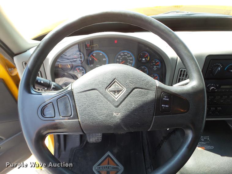 image for item DZ9405 2011 International 7600 dump truck