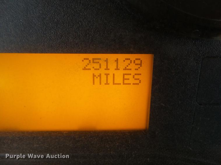 image for item DZ9405 2011 International 7600 dump truck