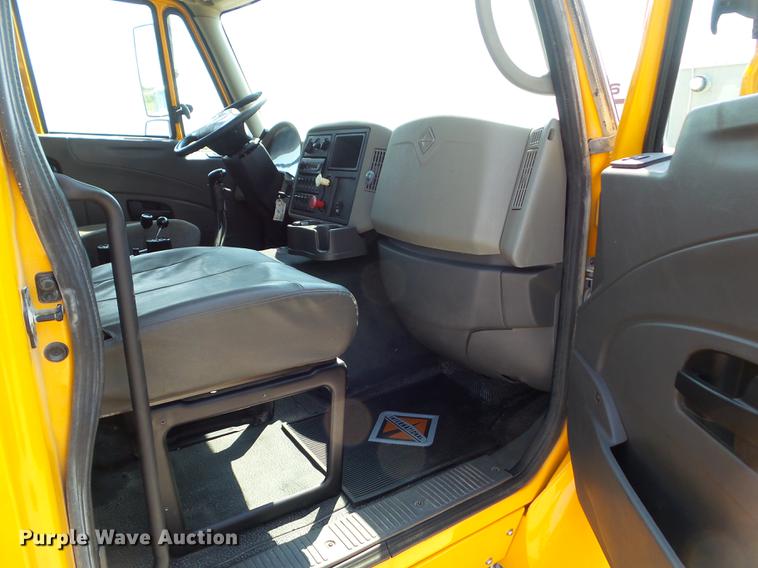 image for item DZ9405 2011 International 7600 dump truck