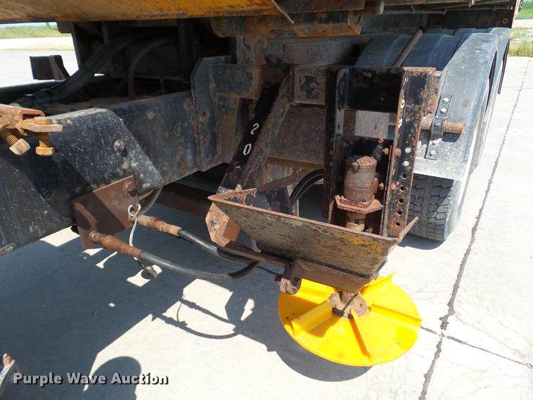 image for item DZ9405 2011 International 7600 dump truck