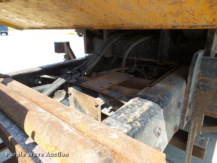 image for item DZ9405 2011 International 7600 dump truck