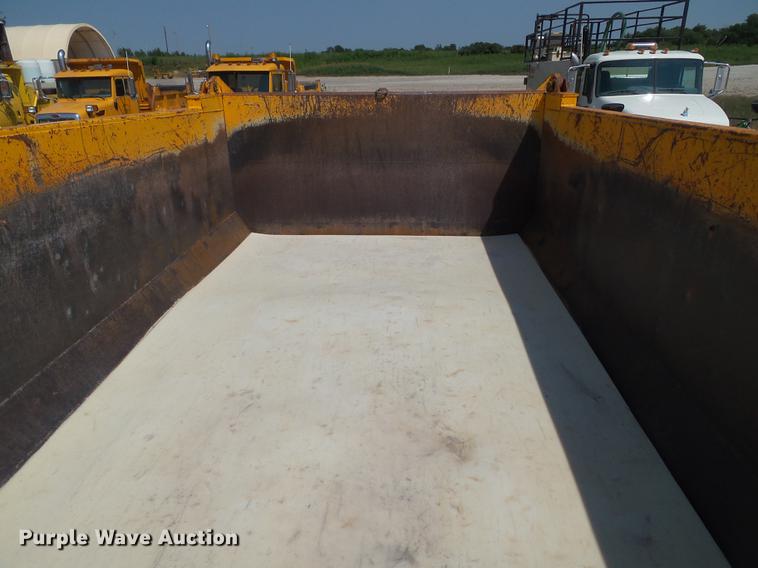 image for item DZ9405 2011 International 7600 dump truck