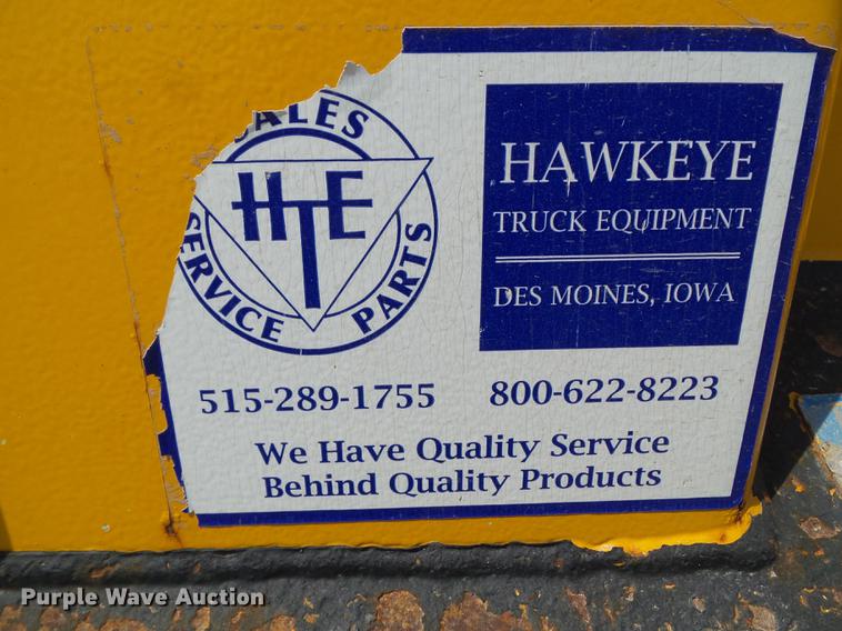 image for item DZ9405 2011 International 7600 dump truck