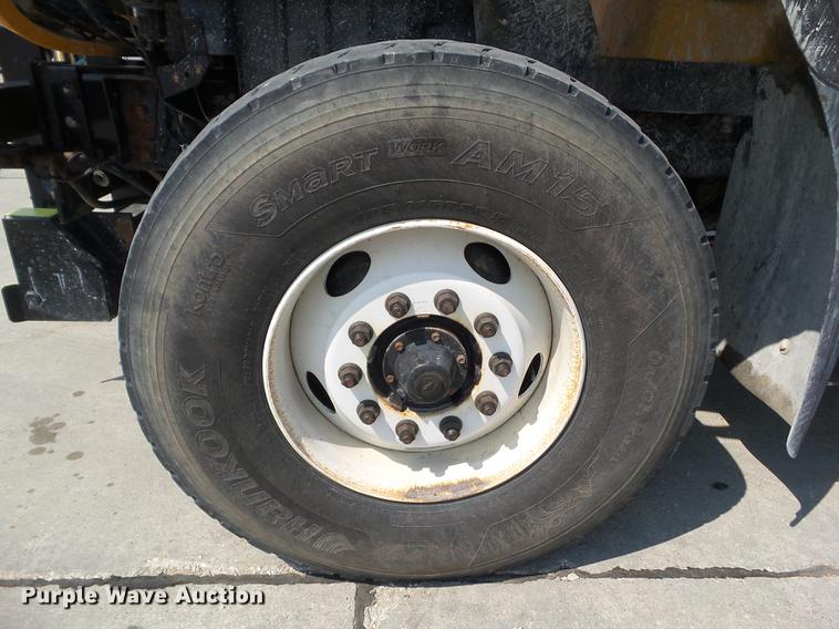 image for item DZ9405 2011 International 7600 dump truck