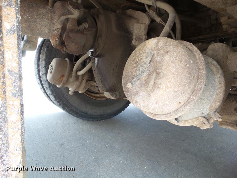 image for item DZ9405 2011 International 7600 dump truck