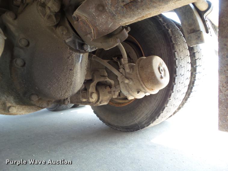 image for item DZ9405 2011 International 7600 dump truck