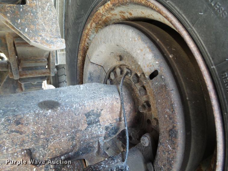 image for item DZ9405 2011 International 7600 dump truck