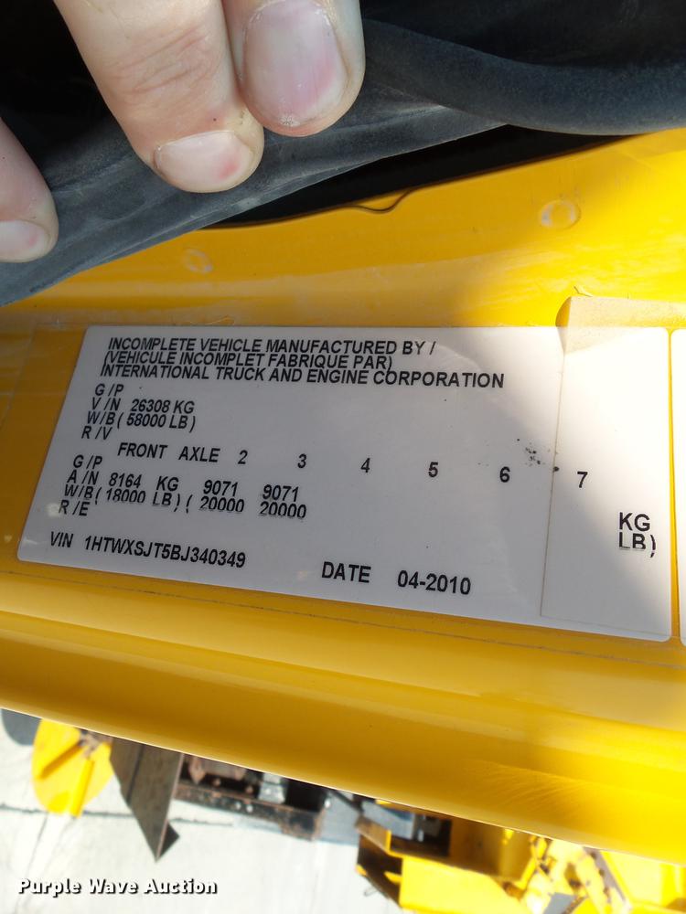 image for item DZ9405 2011 International 7600 dump truck