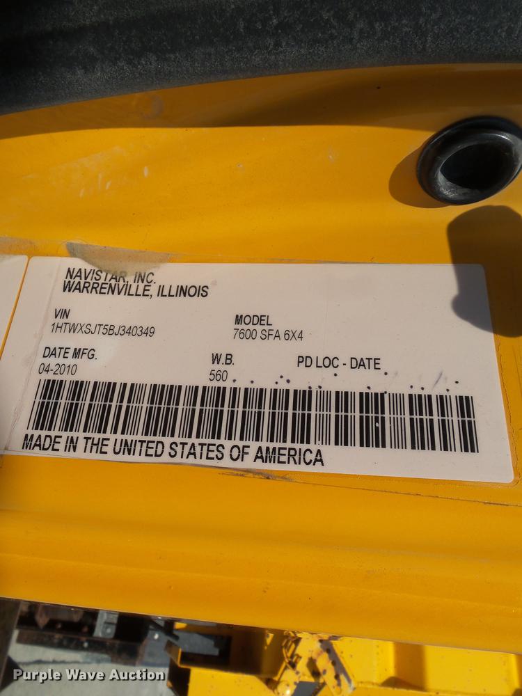 image for item DZ9405 2011 International 7600 dump truck