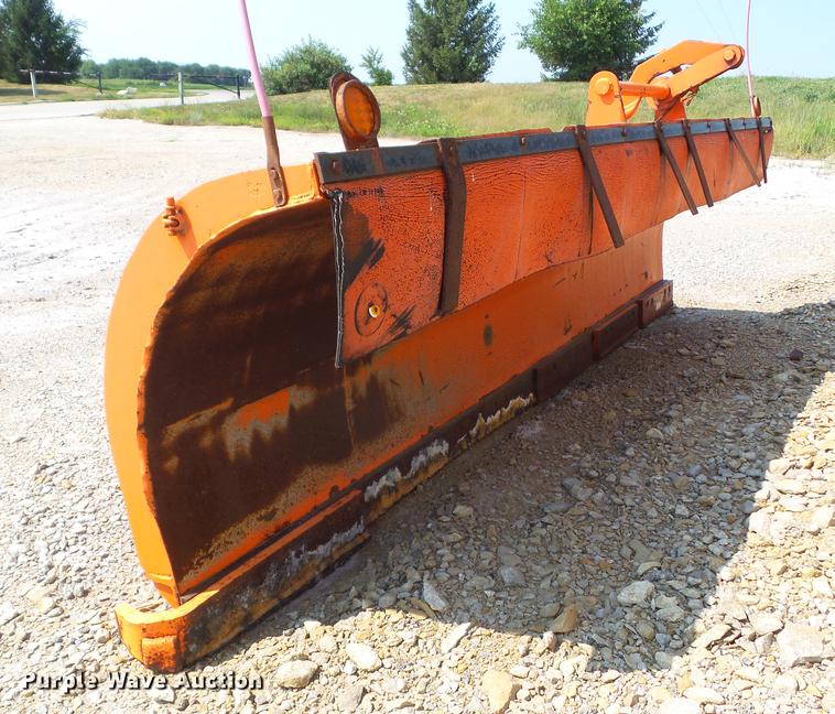 image for item DZ9405 2011 International 7600 dump truck