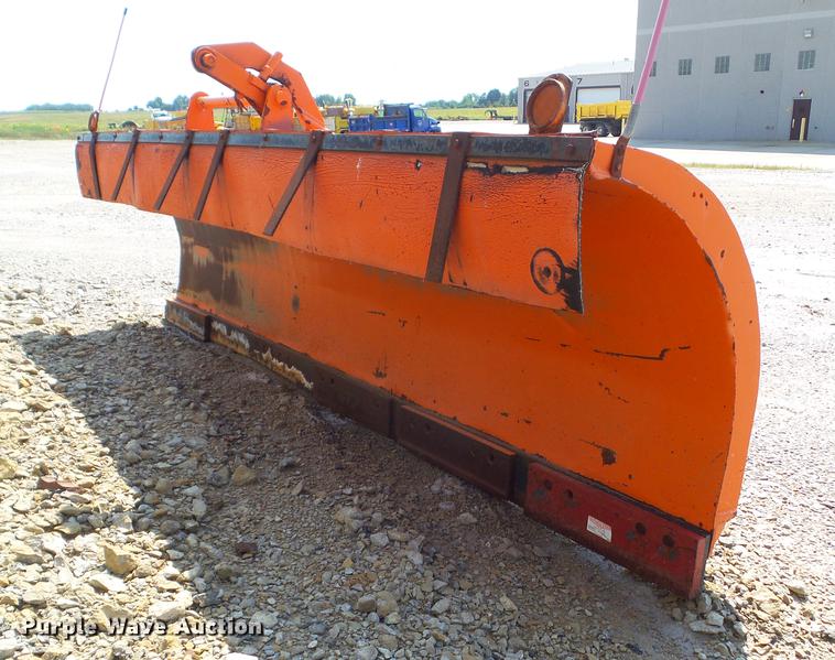 image for item DZ9405 2011 International 7600 dump truck