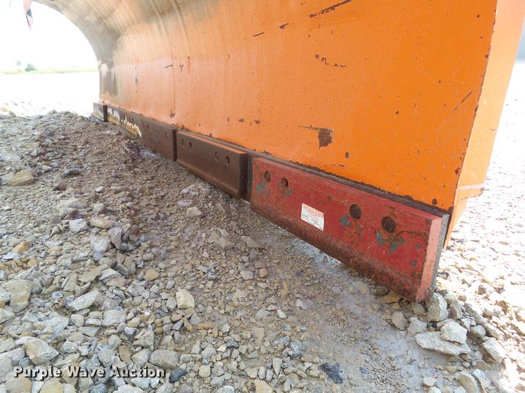 image for item DZ9405 2011 International 7600 dump truck