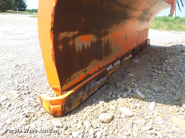 image for item DZ9405 2011 International 7600 dump truck