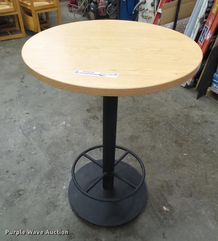 image for item DZ9410 (4) blockhouse pedestal high round tables