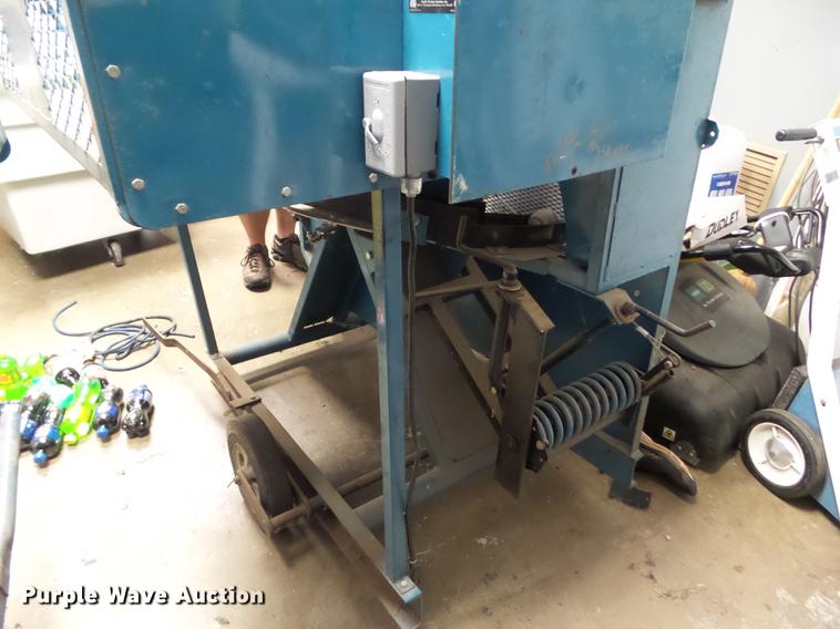 Iron Mike MP4 Master Pitching machine in Centerville, IA Item DZ9414