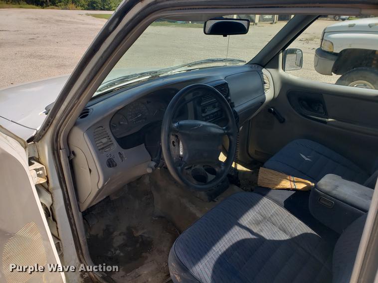 image for item EF9844 2000 Ford Ranger pickup truck