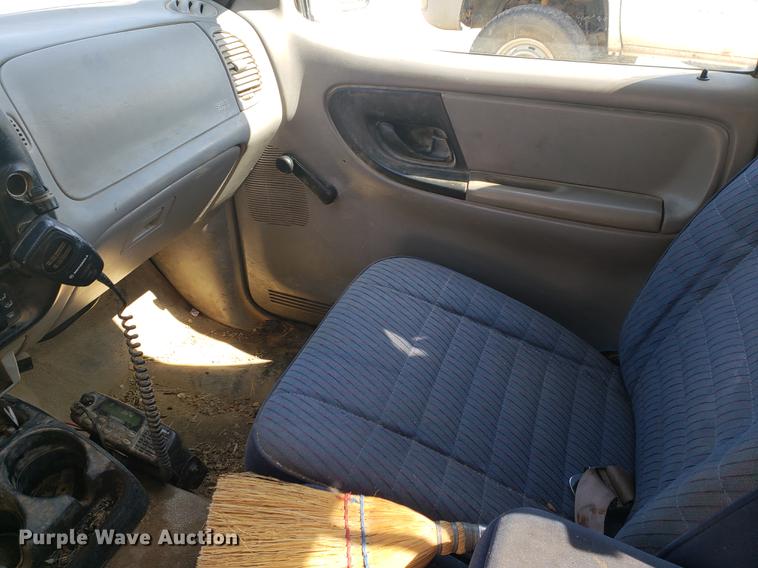 image for item EF9844 2000 Ford Ranger pickup truck
