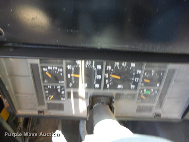 image for item EI9891 1993 International 3800 school bus