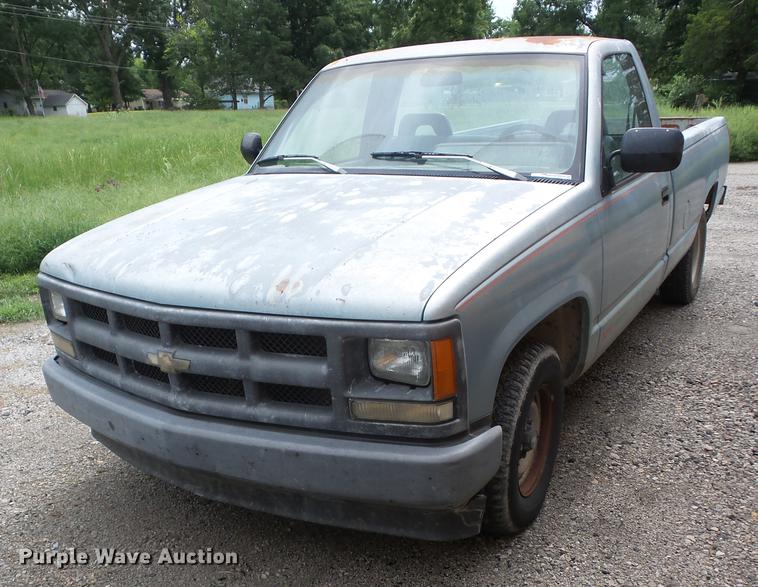 image for item EI9911 1992 Chevrolet 1500 pickup truck
