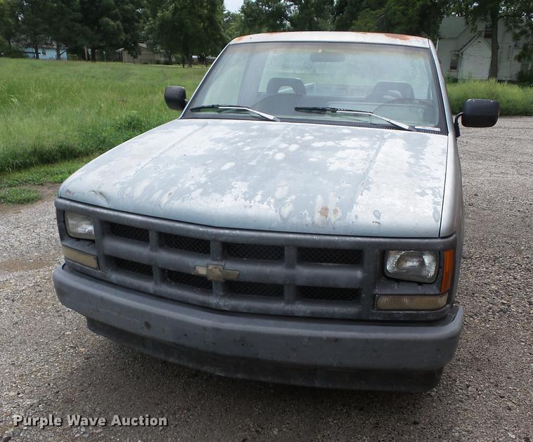 image for item EI9911 1992 Chevrolet 1500 pickup truck