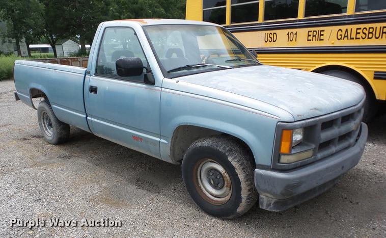 image for item EI9911 1992 Chevrolet 1500 pickup truck