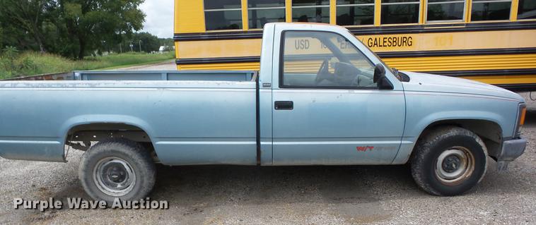 image for item EI9911 1992 Chevrolet 1500 pickup truck