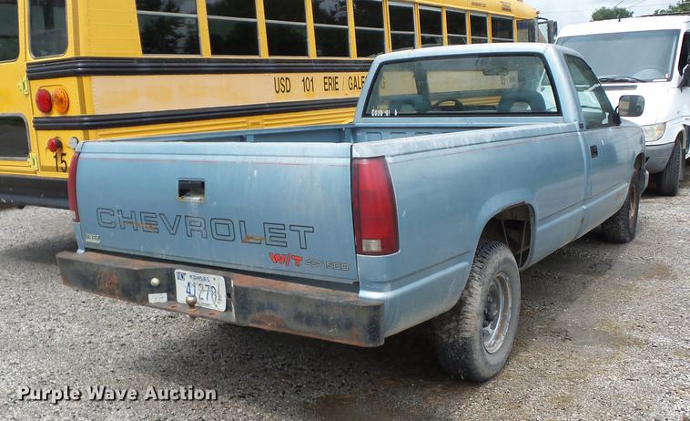 image for item EI9911 1992 Chevrolet 1500 pickup truck