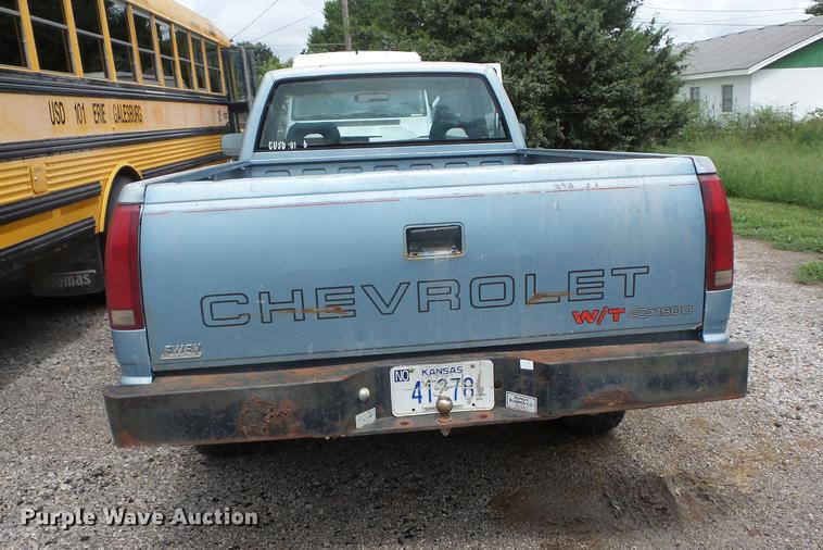 image for item EI9911 1992 Chevrolet 1500 pickup truck