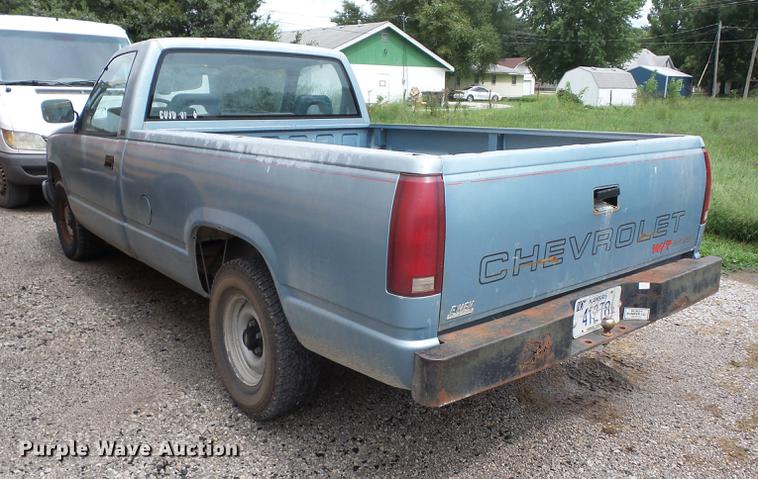 image for item EI9911 1992 Chevrolet 1500 pickup truck