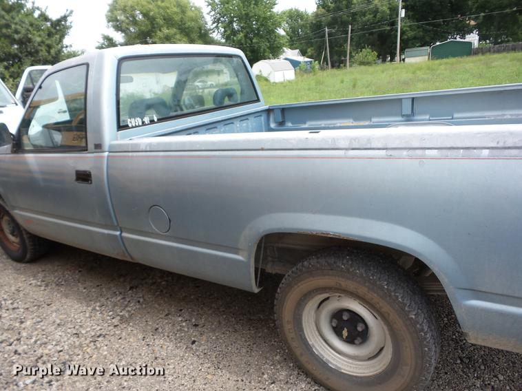 image for item EI9911 1992 Chevrolet 1500 pickup truck