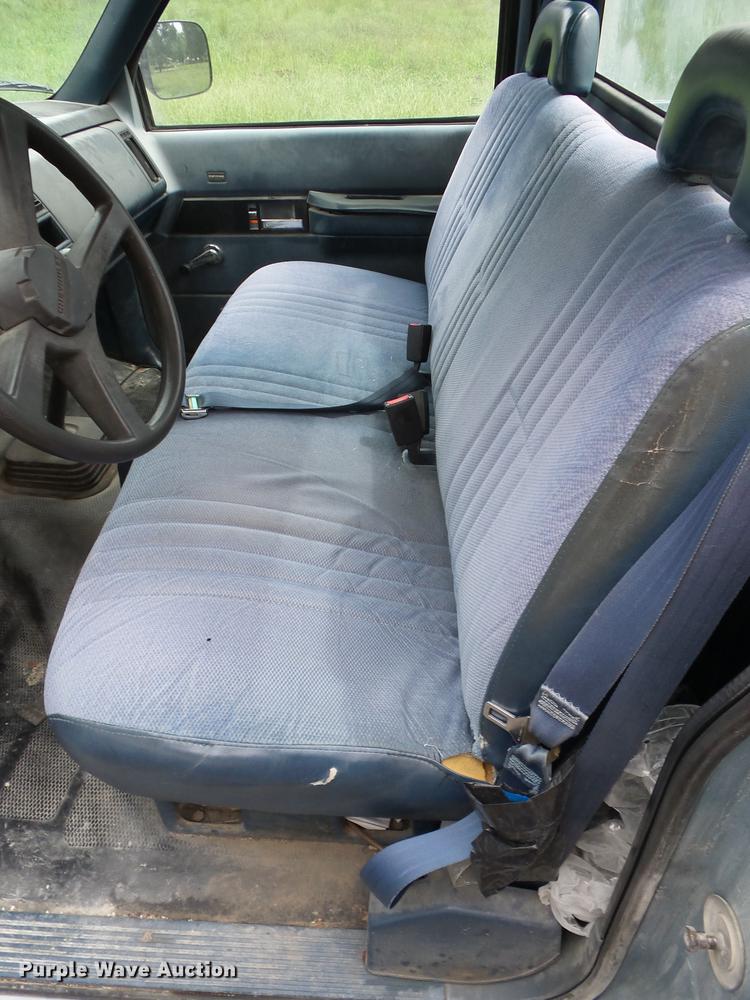 image for item EI9911 1992 Chevrolet 1500 pickup truck