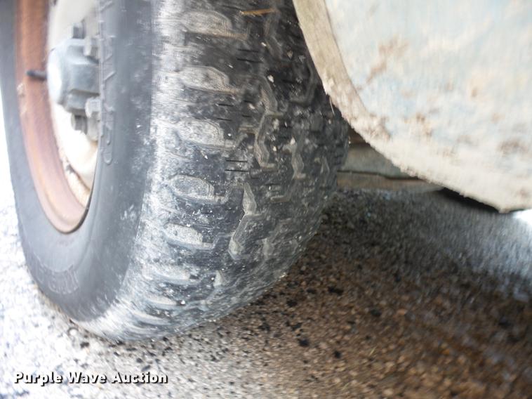 image for item EI9911 1992 Chevrolet 1500 pickup truck