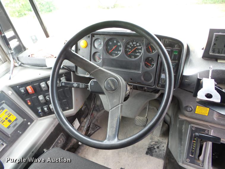 image for item EI9913 2001 Freightliner FS65 school bus