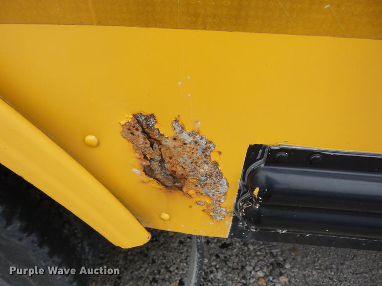 image for item EI9913 2001 Freightliner FS65 school bus