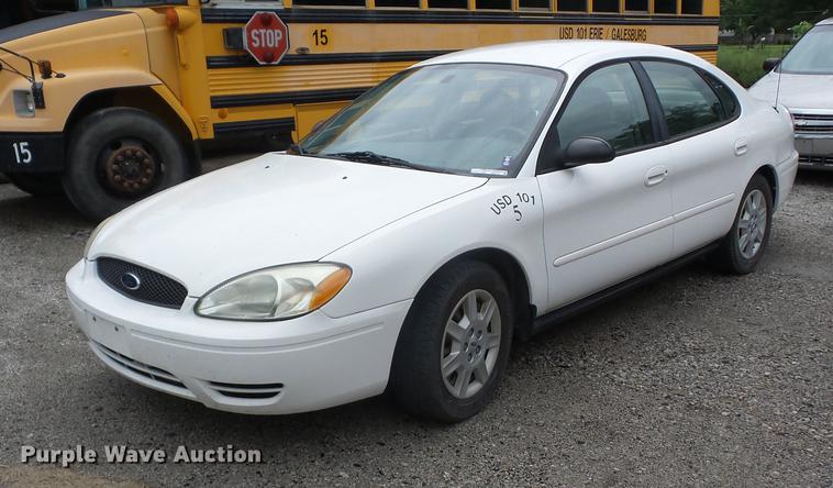 image for item EI9915 2007 Ford Taurus