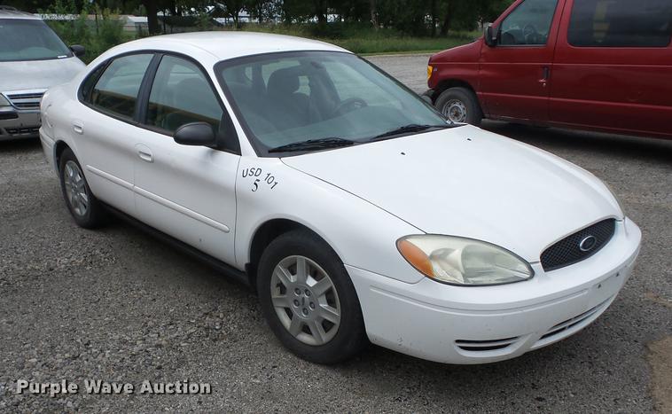 image for item EI9915 2007 Ford Taurus