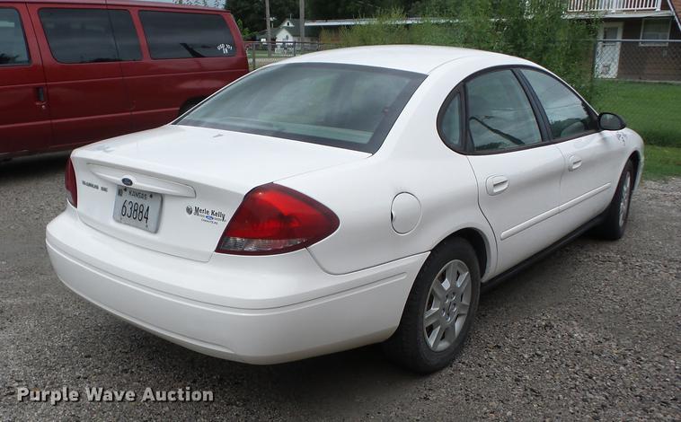 image for item EI9915 2007 Ford Taurus