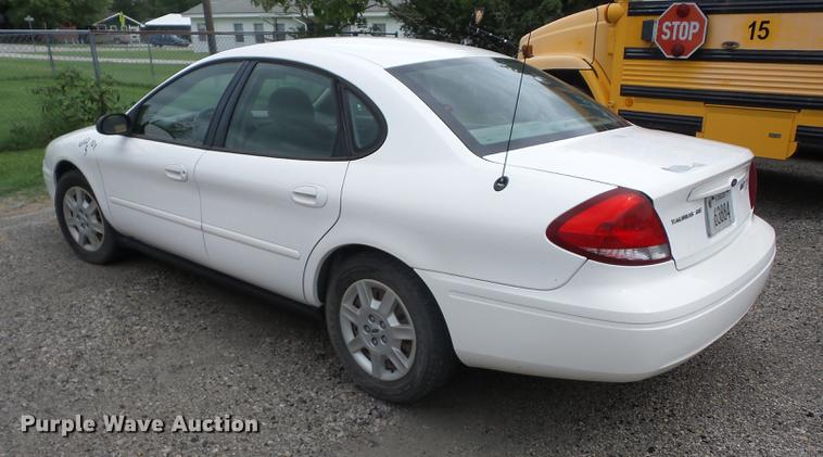 image for item EI9915 2007 Ford Taurus