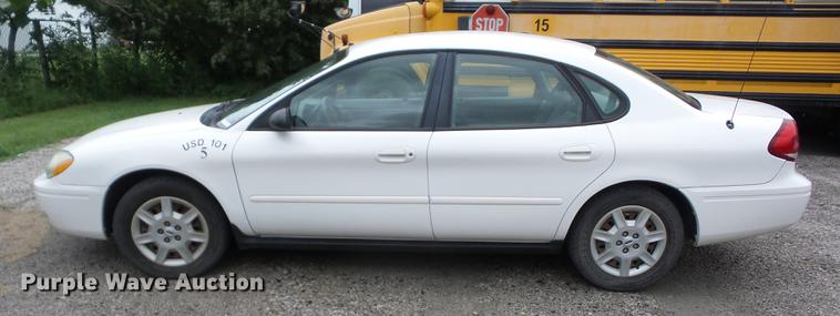 image for item EI9915 2007 Ford Taurus