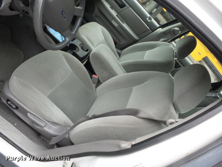 image for item EI9915 2007 Ford Taurus