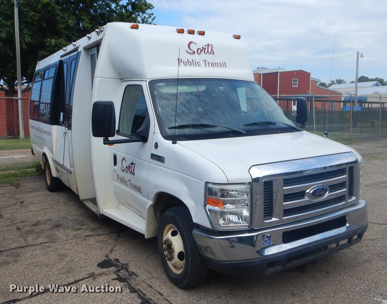 image for item EK9734 2009 Ford E450 shuttle bus