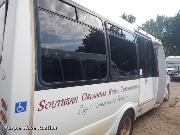 image for item EK9734 2009 Ford E450 shuttle bus