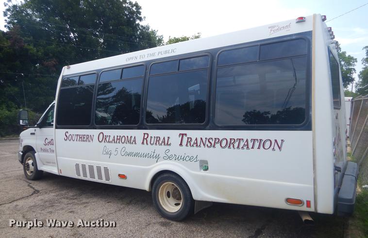 image for item EK9734 2009 Ford E450 shuttle bus