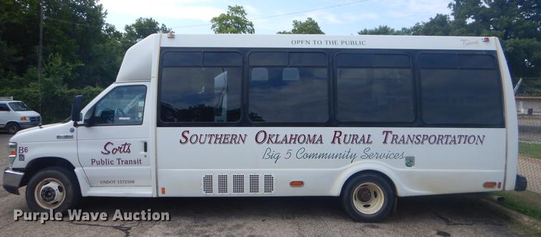 image for item EK9734 2009 Ford E450 shuttle bus